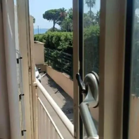 Palais Des Festivals Un Pied Dans L'eau דירה *
